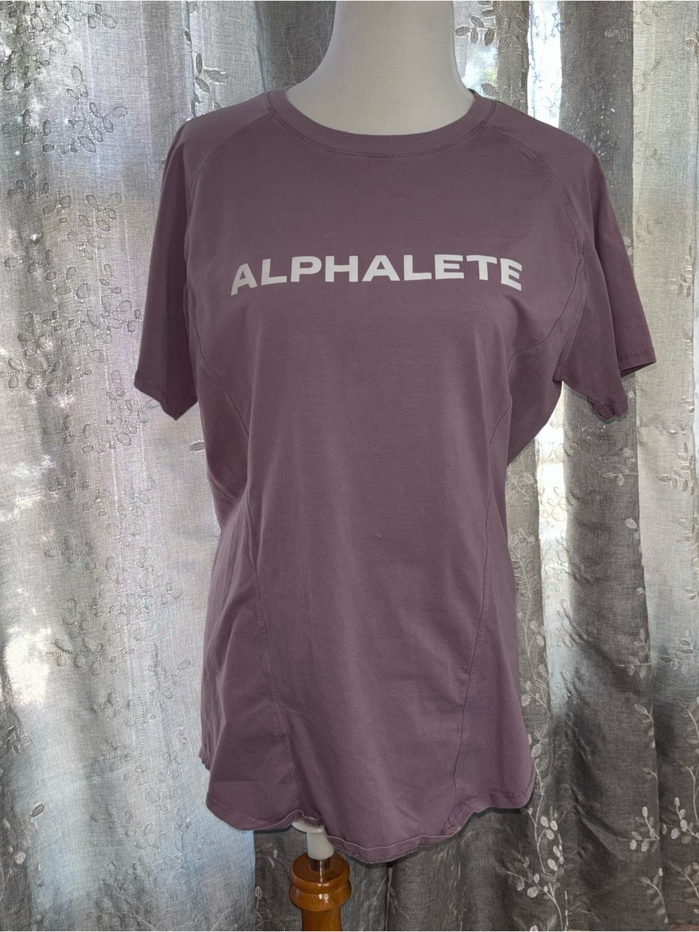 Alphalete women’s 2 t shirt bundle Mauve Logo Short Sleeve Tee
